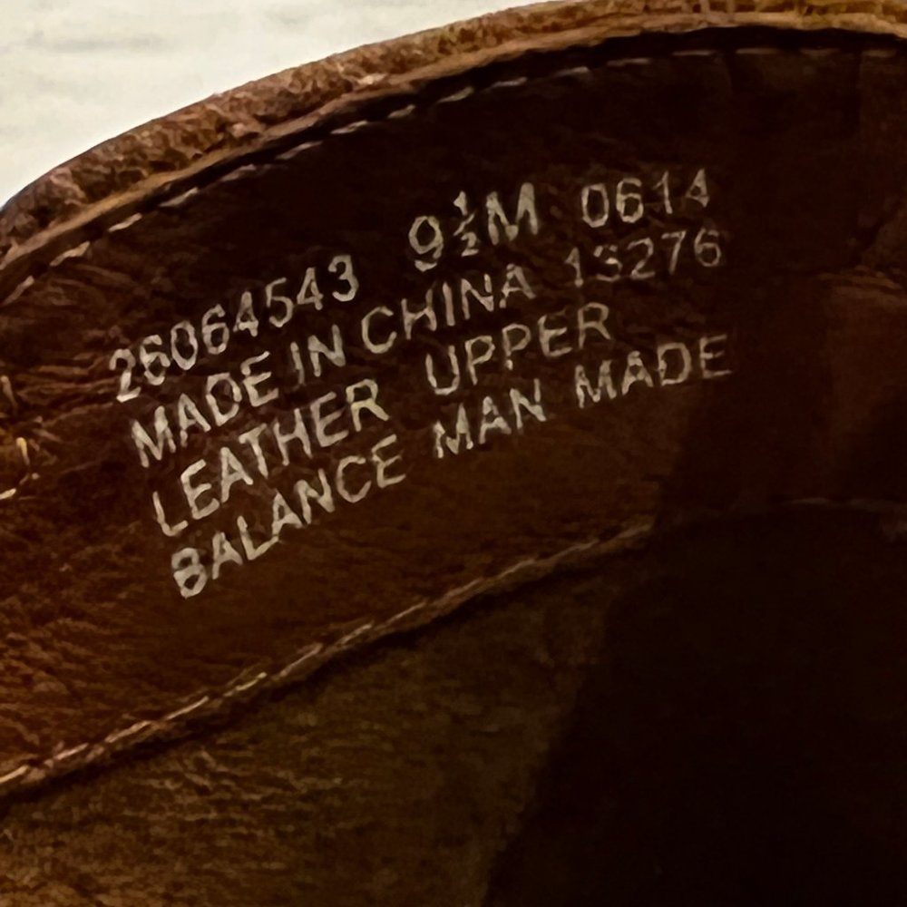 Clarks Artisan Spye Belle Distressed Brown Tan Leather Bootie Size 9.5 M - Picture 9 of 9